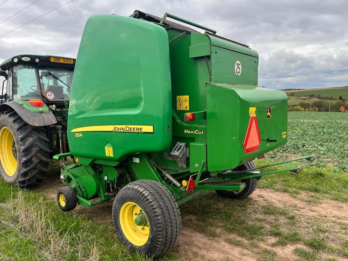 John Deere 854 2