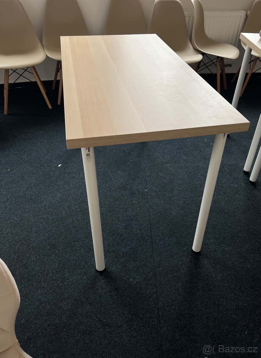 Stůl IKEA 2