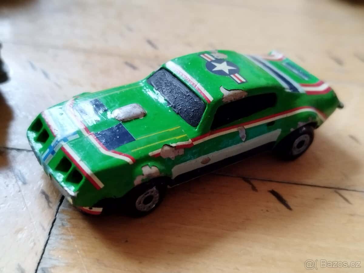 Auta modely Matchbox 13