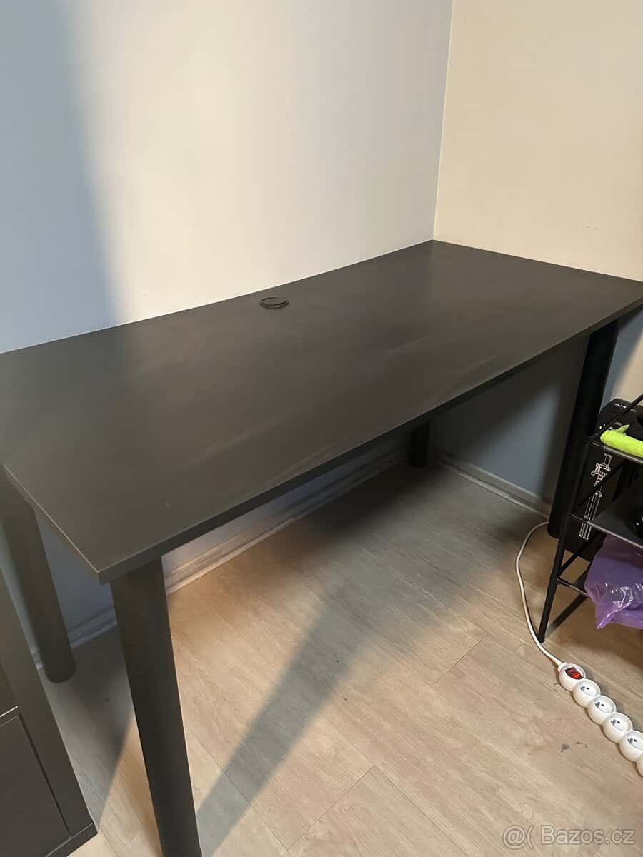 rohový stůl 4