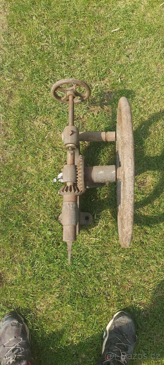 Děrovačka "vrtacka" 2