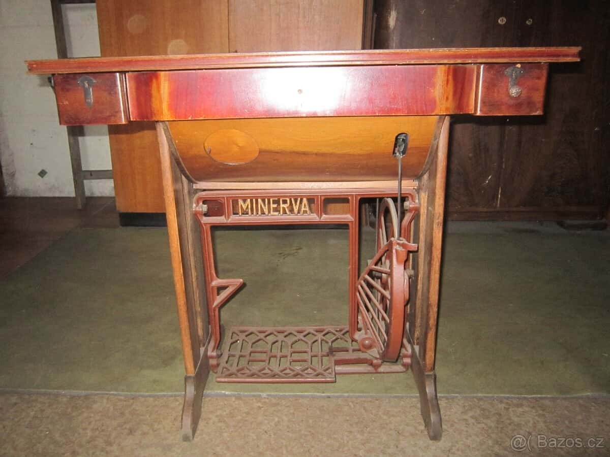 Šicí stroj Minerva 3