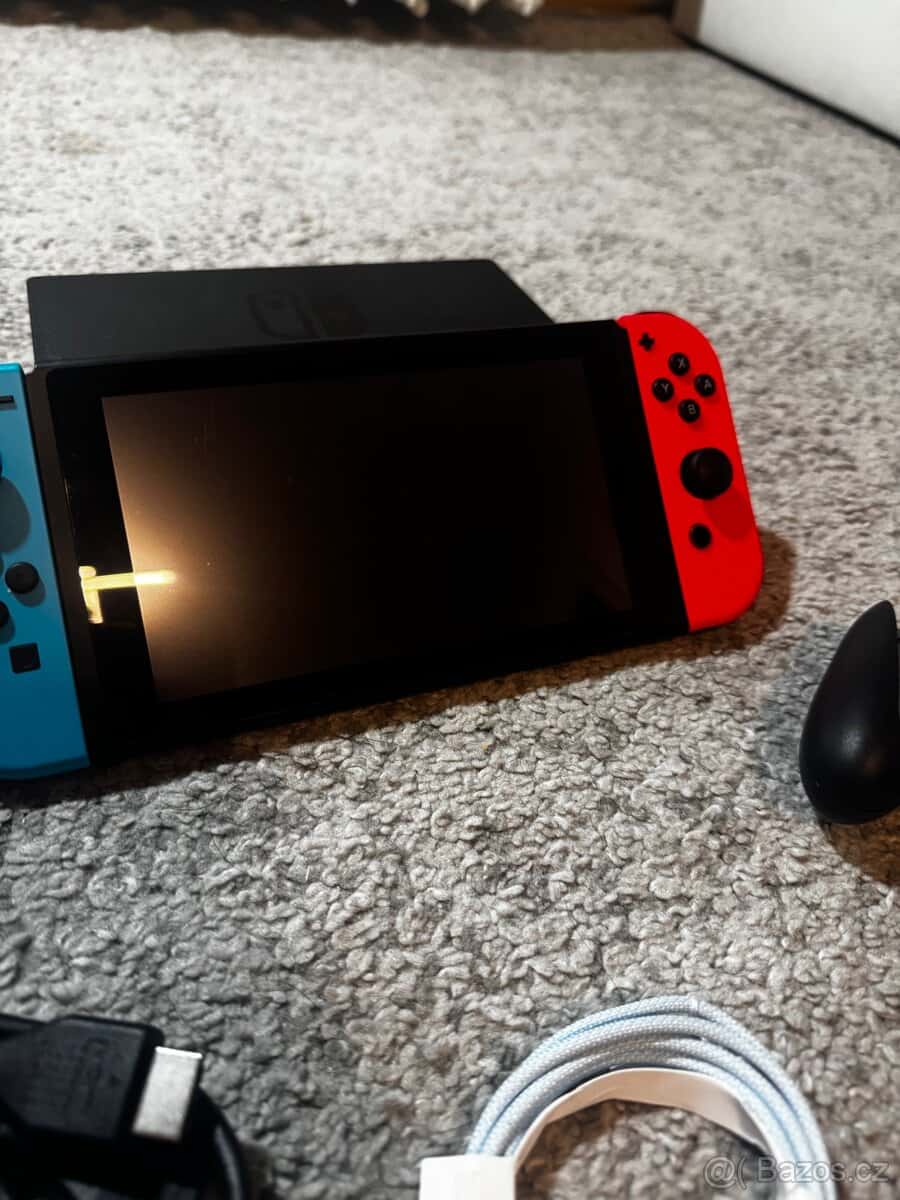 Prodám Nintendo switch 4