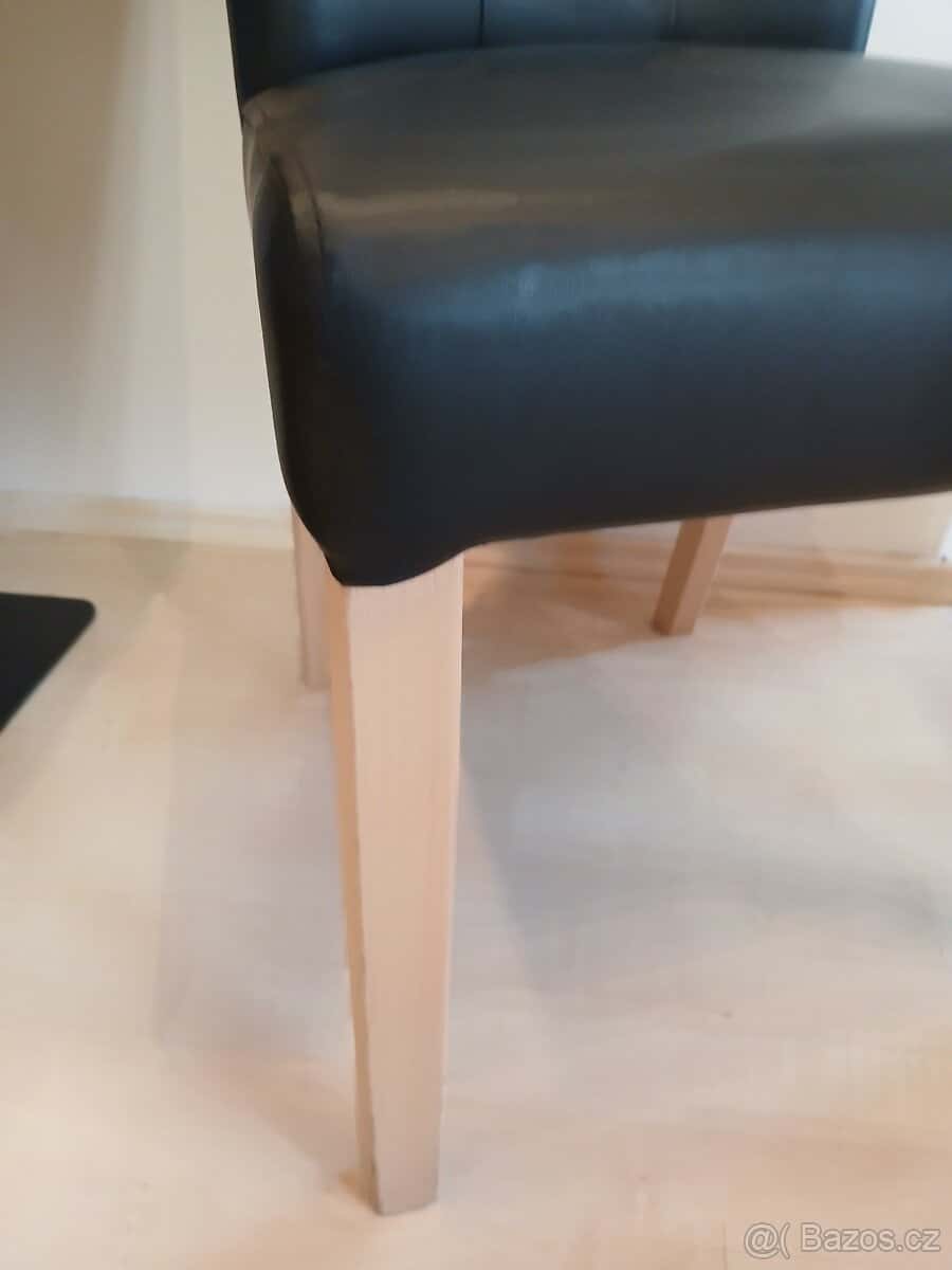 Černá židle Chestefield 3