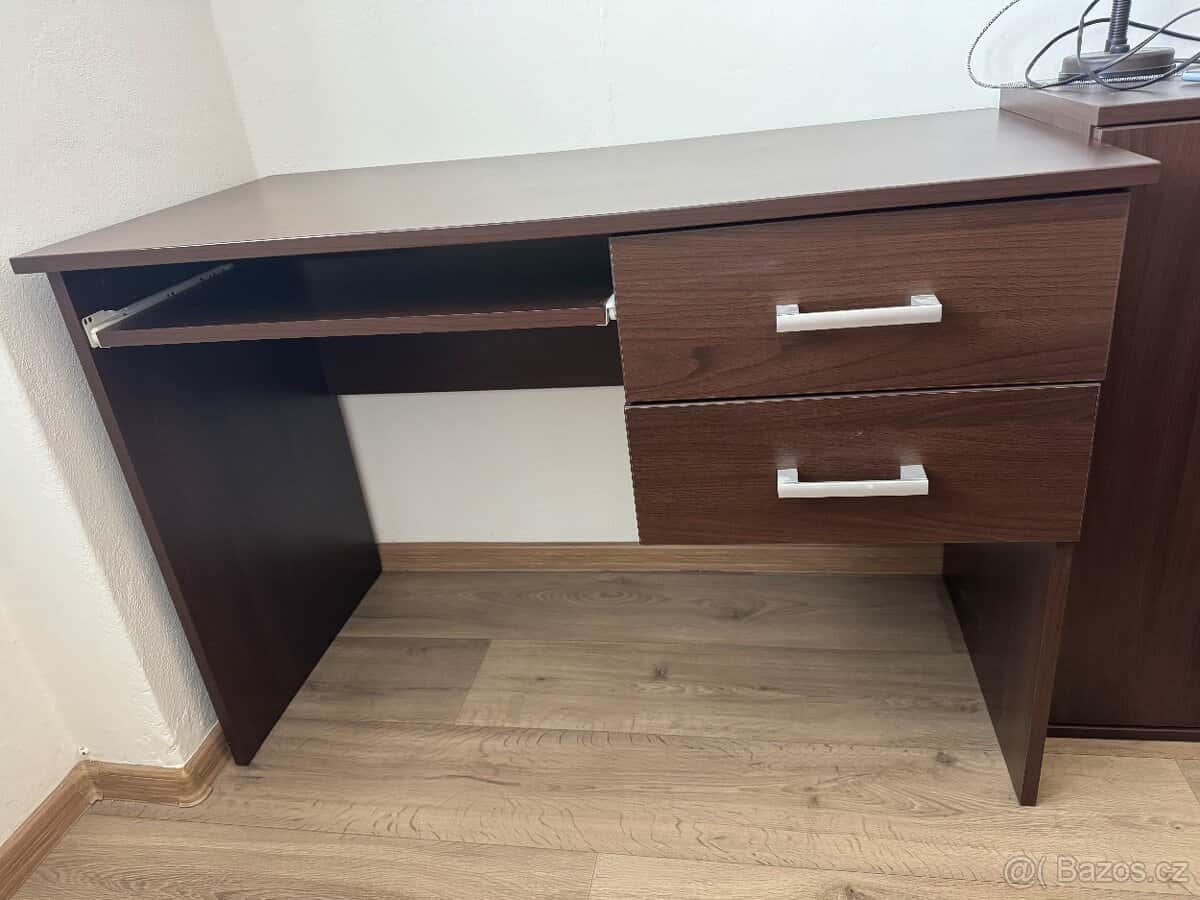 Psací stůl. 2