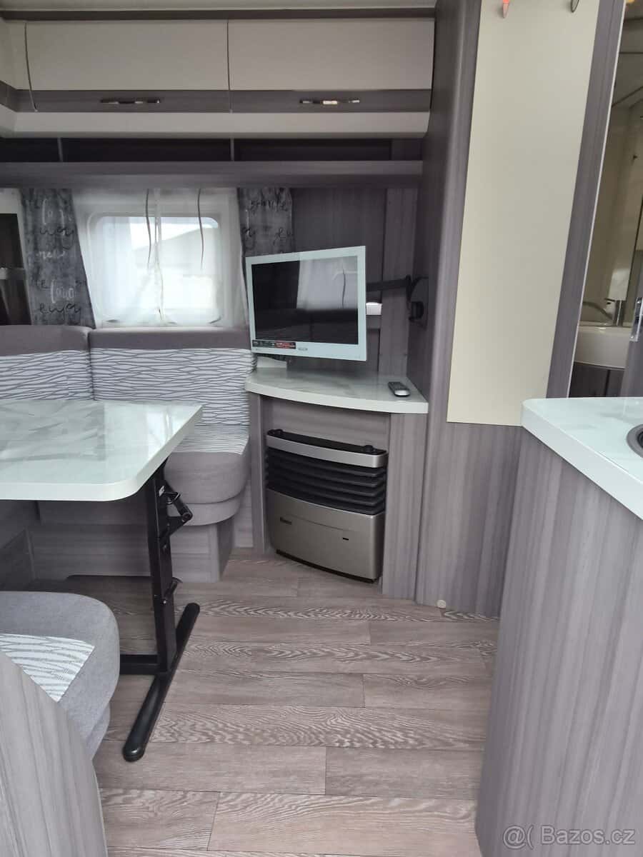 Karavan Hobby 475 10