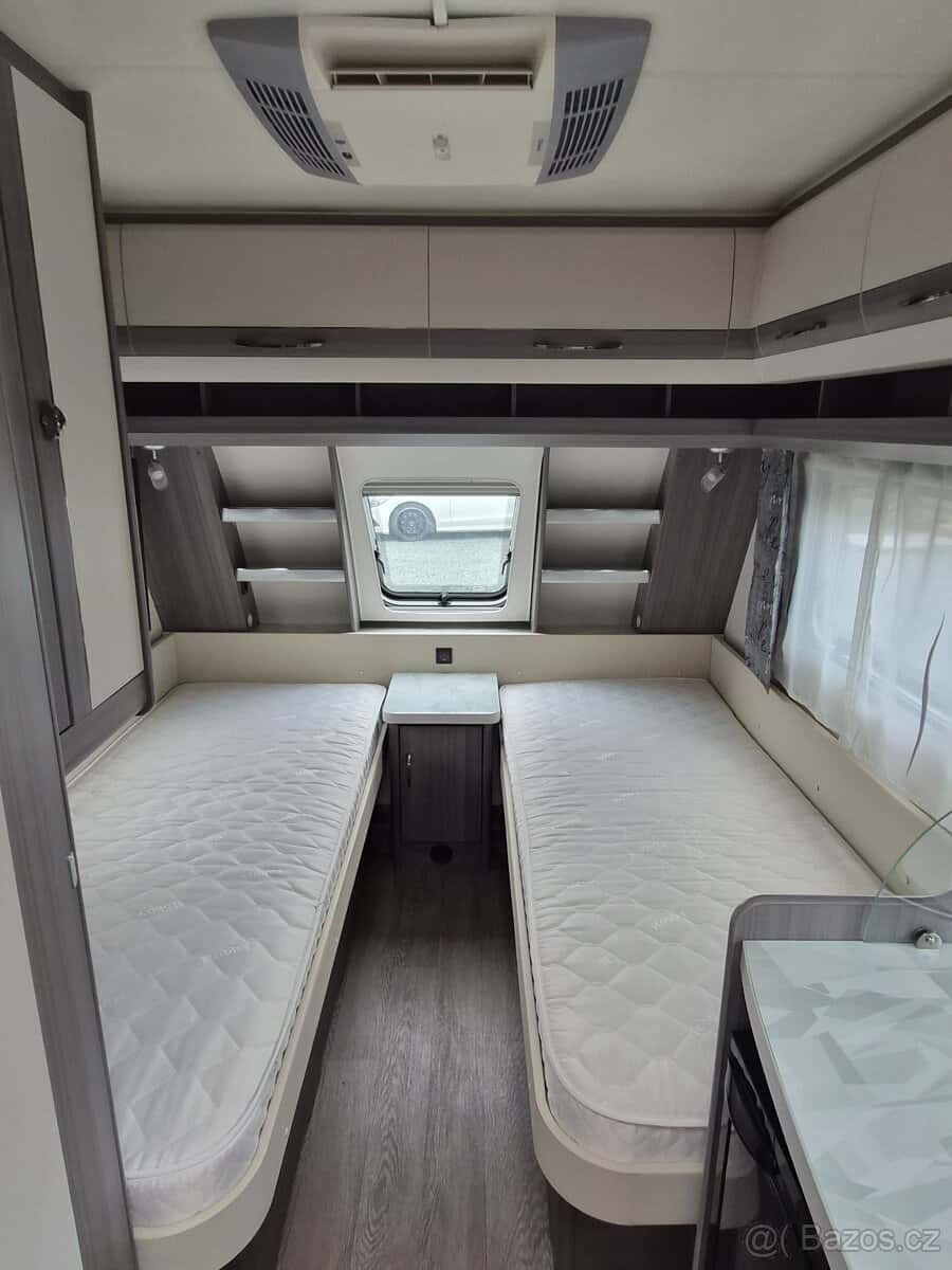 Karavan Hobby 475 12