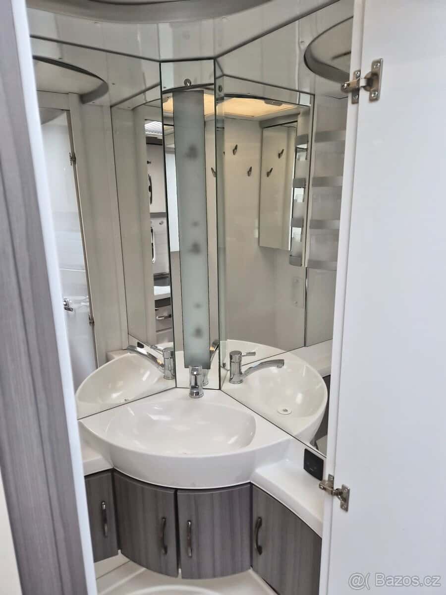 Karavan Hobby 475 19