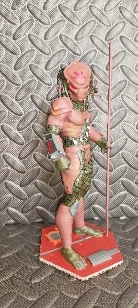 Predátor postavička 16 cm 1
