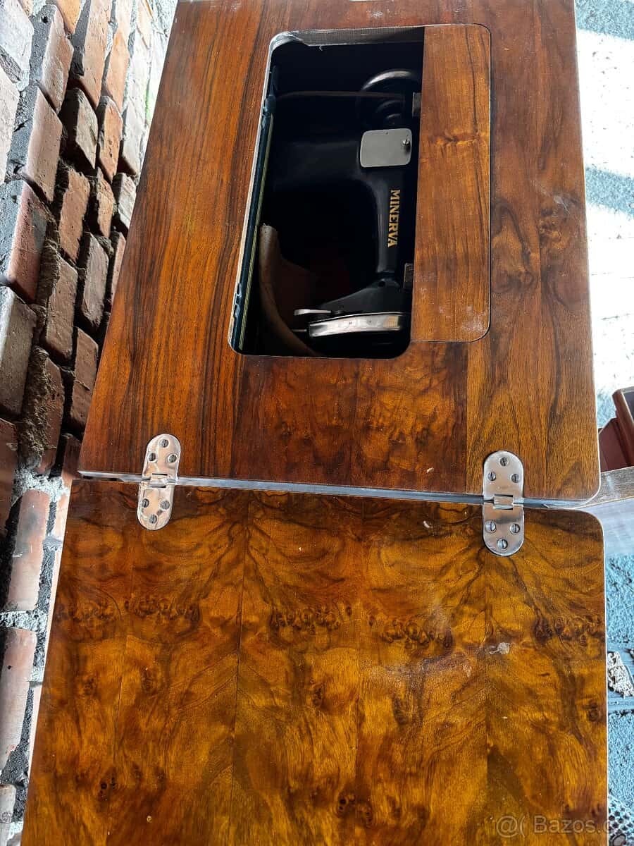 Šicí stroj - Minerva 5