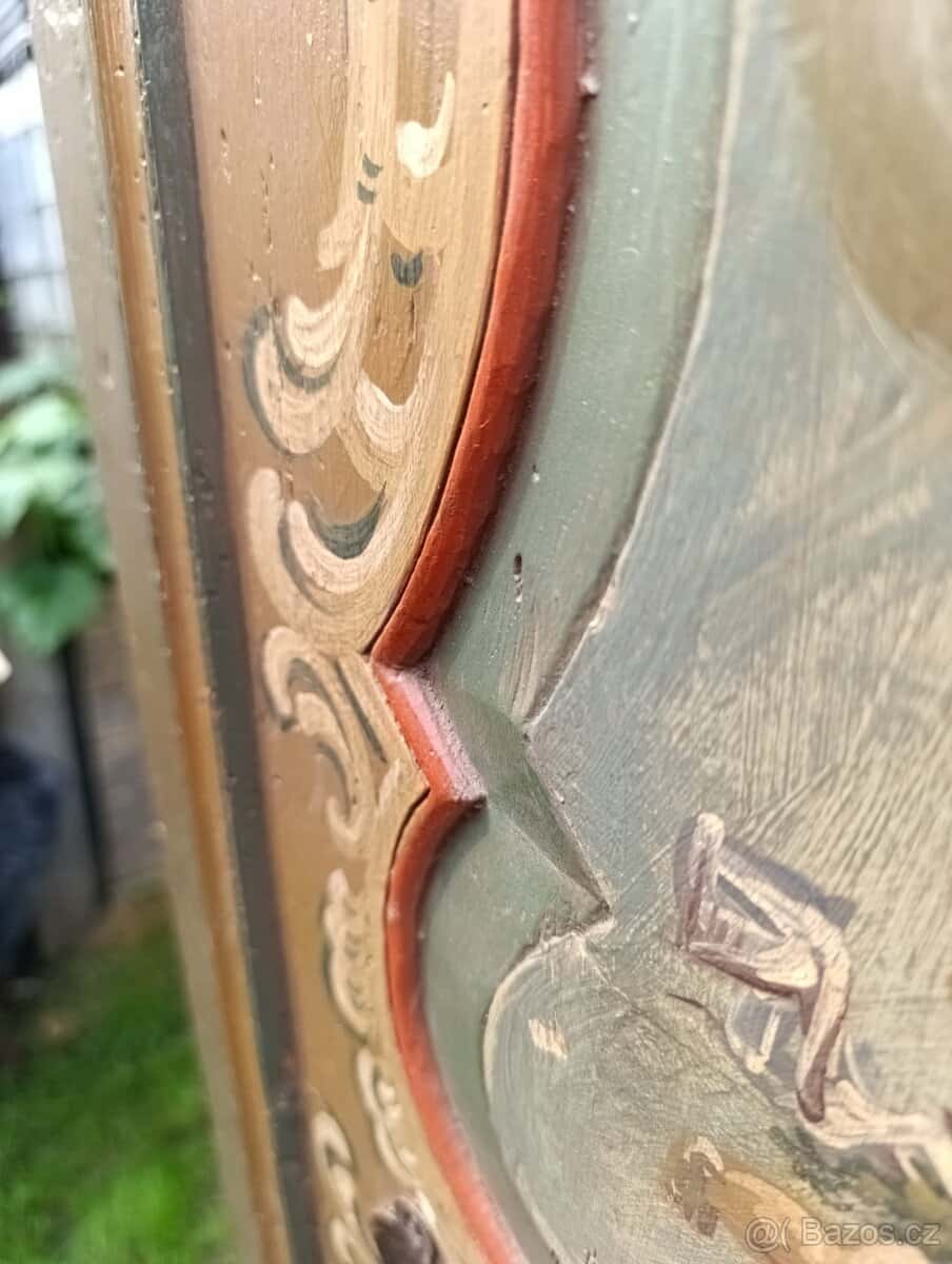 Starožitná skříň 13