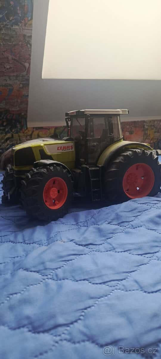 Bruder traktor class 1