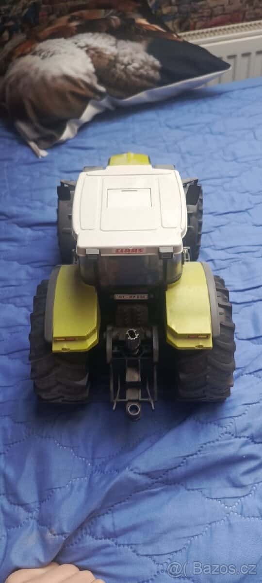 Bruder traktor class 3