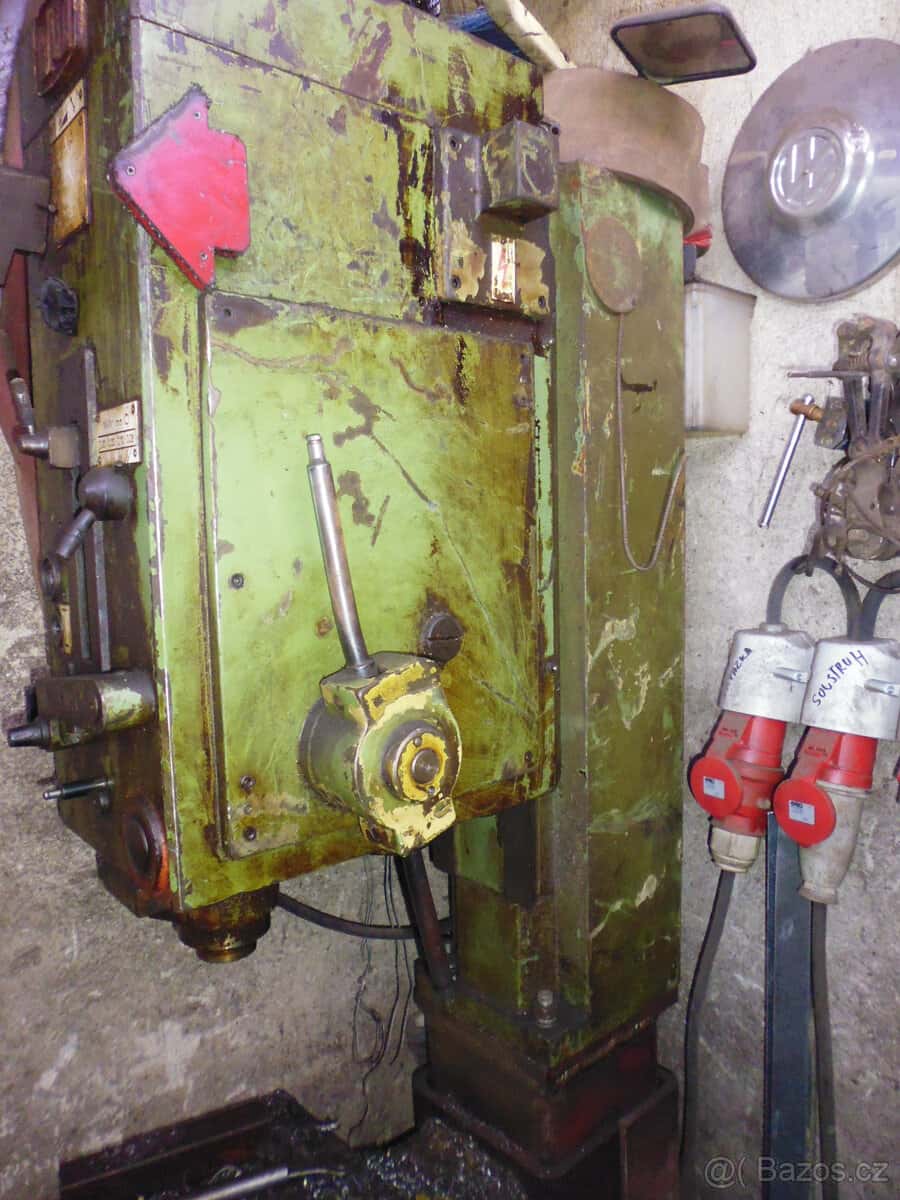 sloupová vrtačka 9