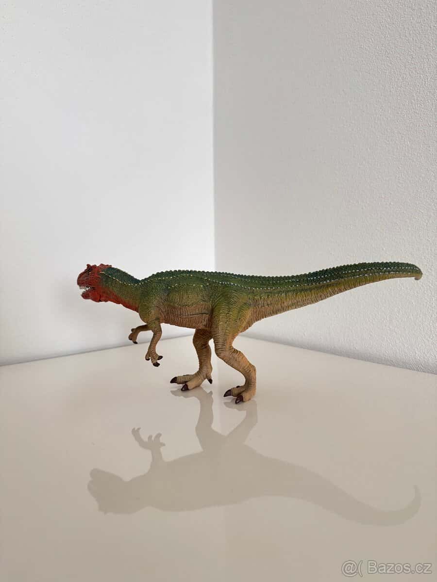 figurka dinosaura 3