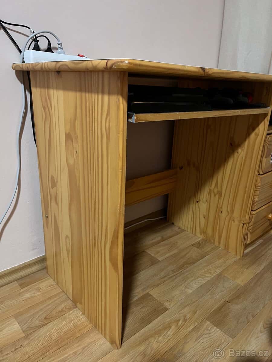 Psací stůl 2