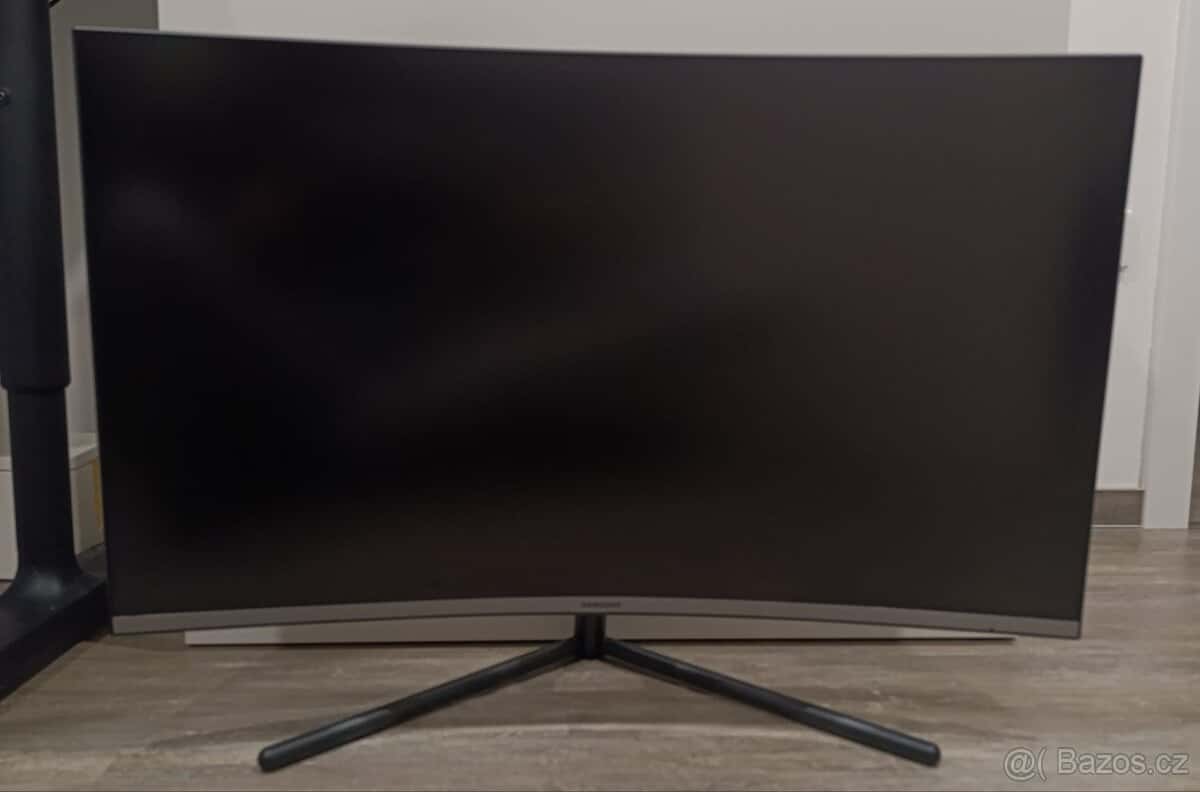 Samsung 32 " ViewFinity 4