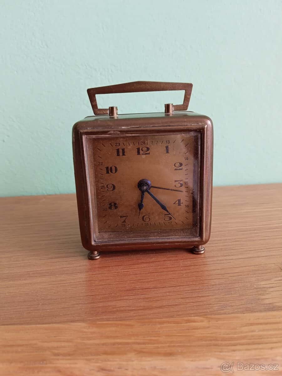 Starožitný budík 1