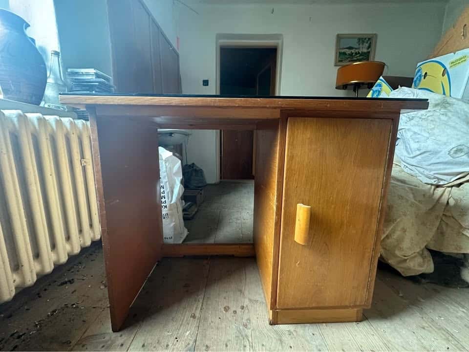 Starý psací stůl 3