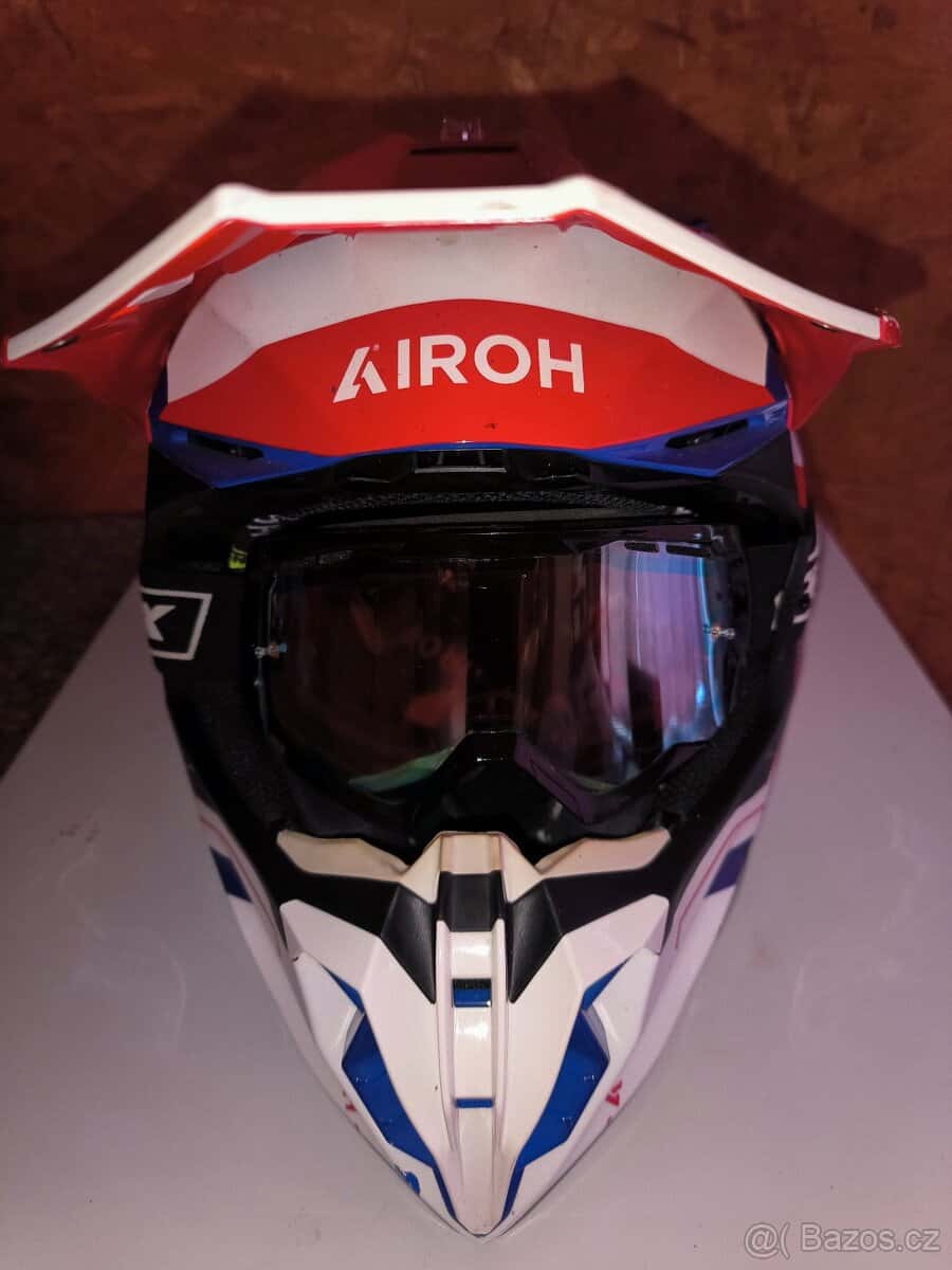 Přilba AIROH 10