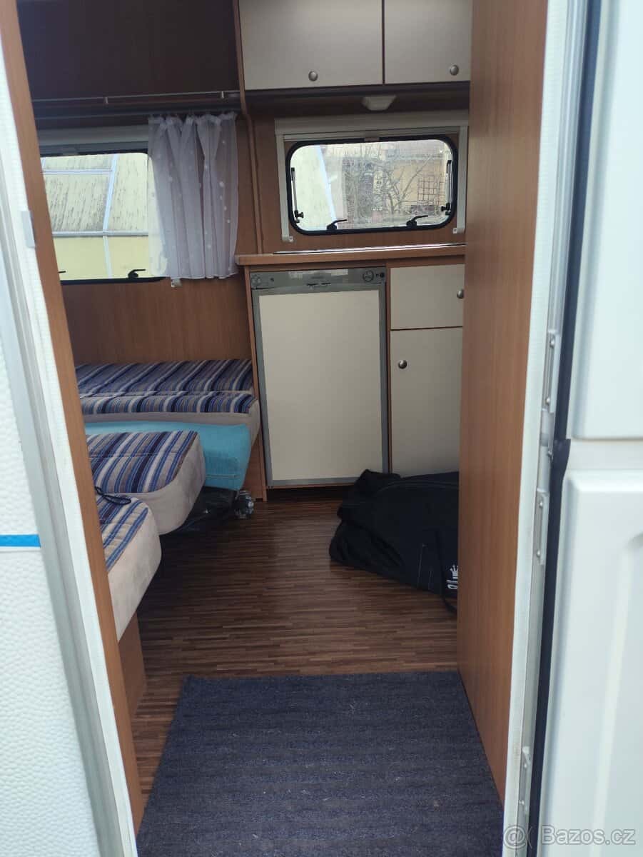 Prodám karavan Burstner. 13