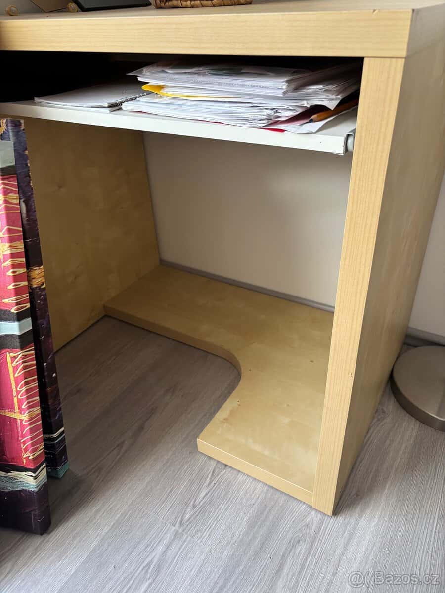 Psací stůl ikea 2