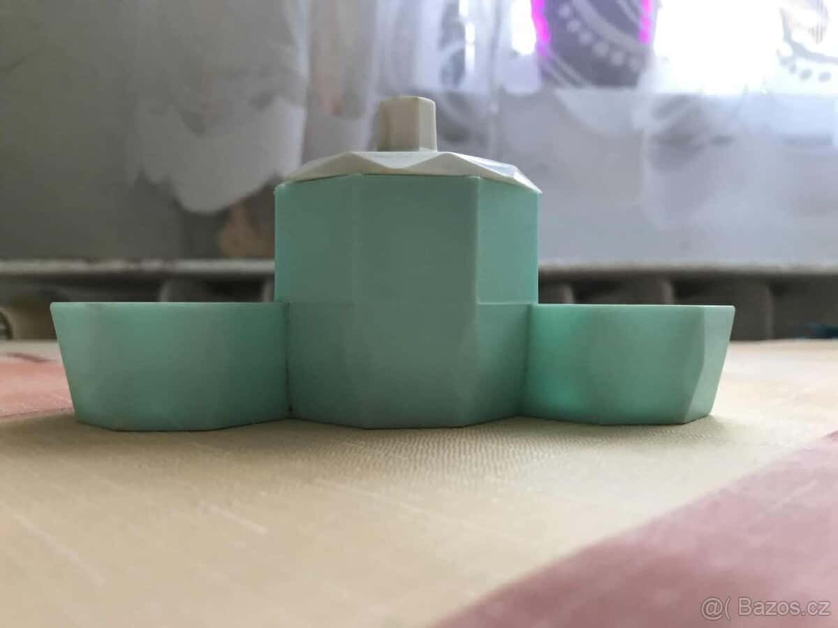 Retro solnička plastová 4