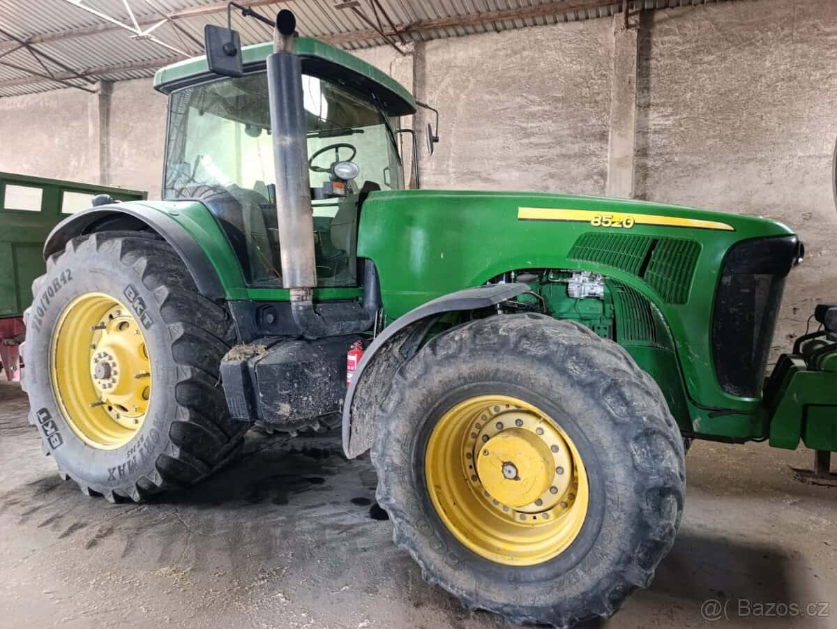 John Deere 8520 2