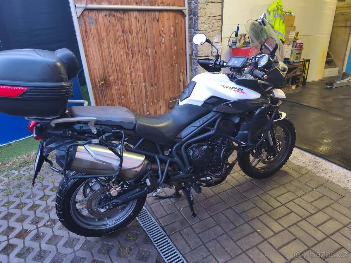 Triumph Tiger 800 3