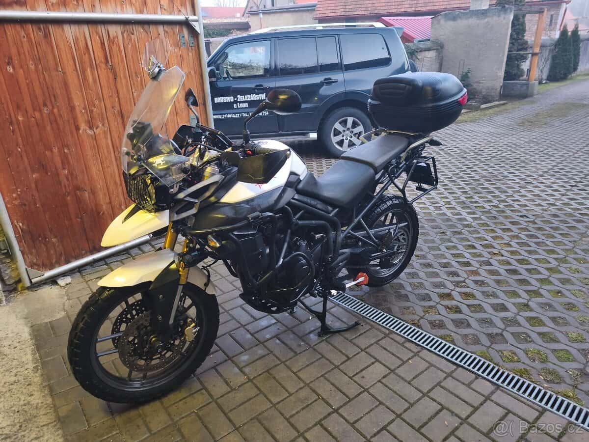Triumph Tiger 800 6