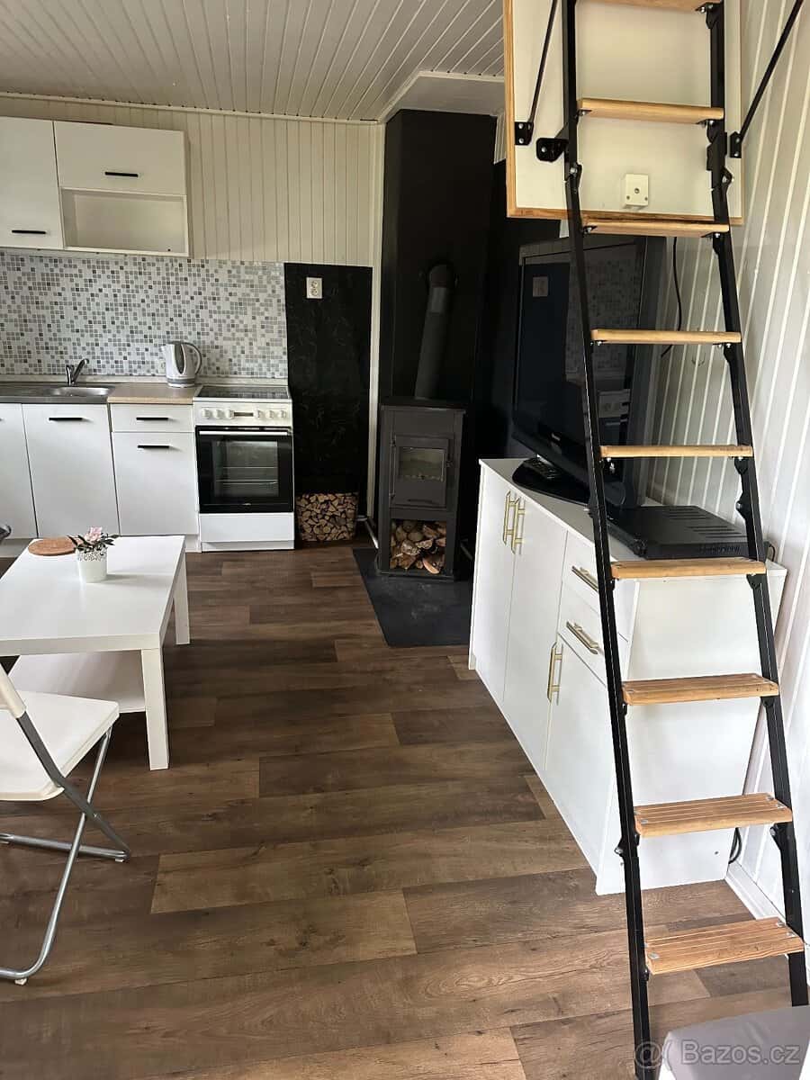 Prodej chaty u lesa 4