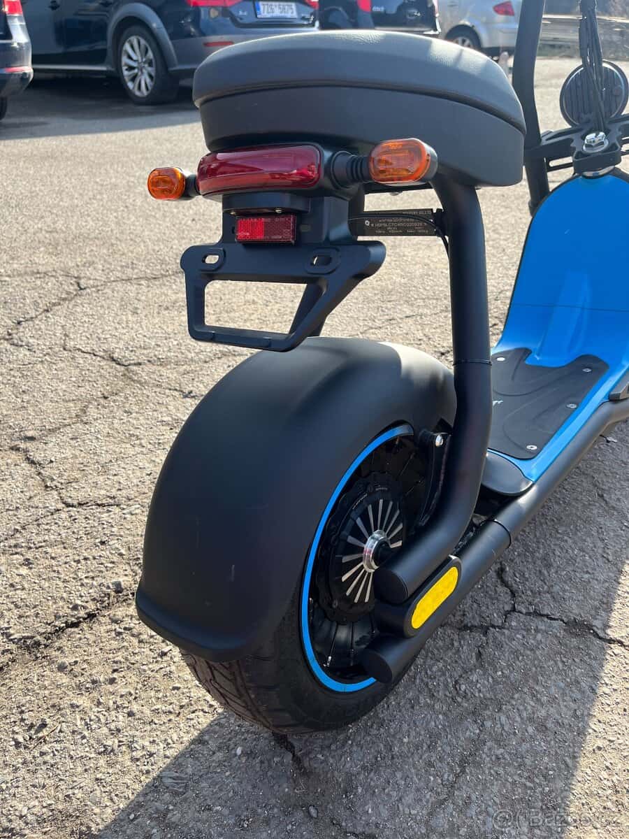 Elektrokoloběžka 6