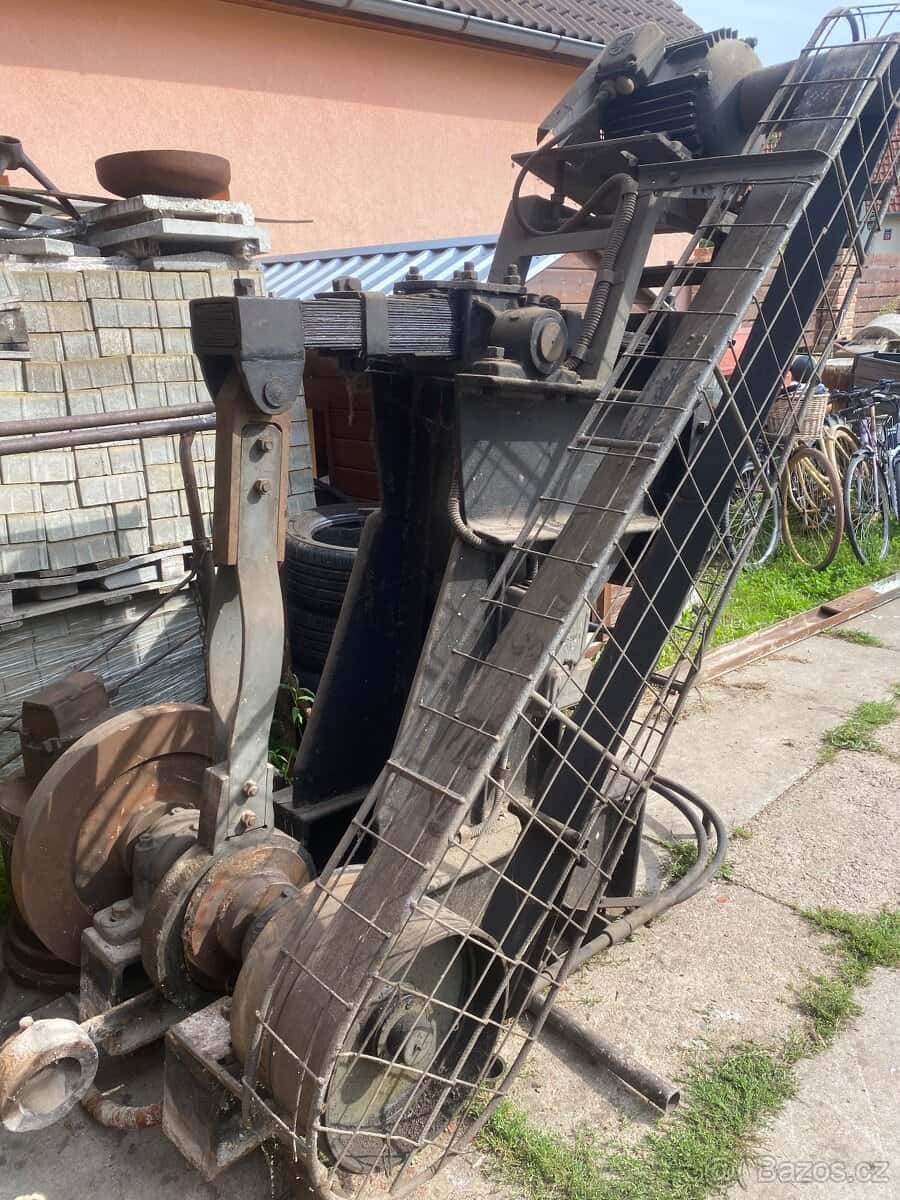 Kovářský buchar 3