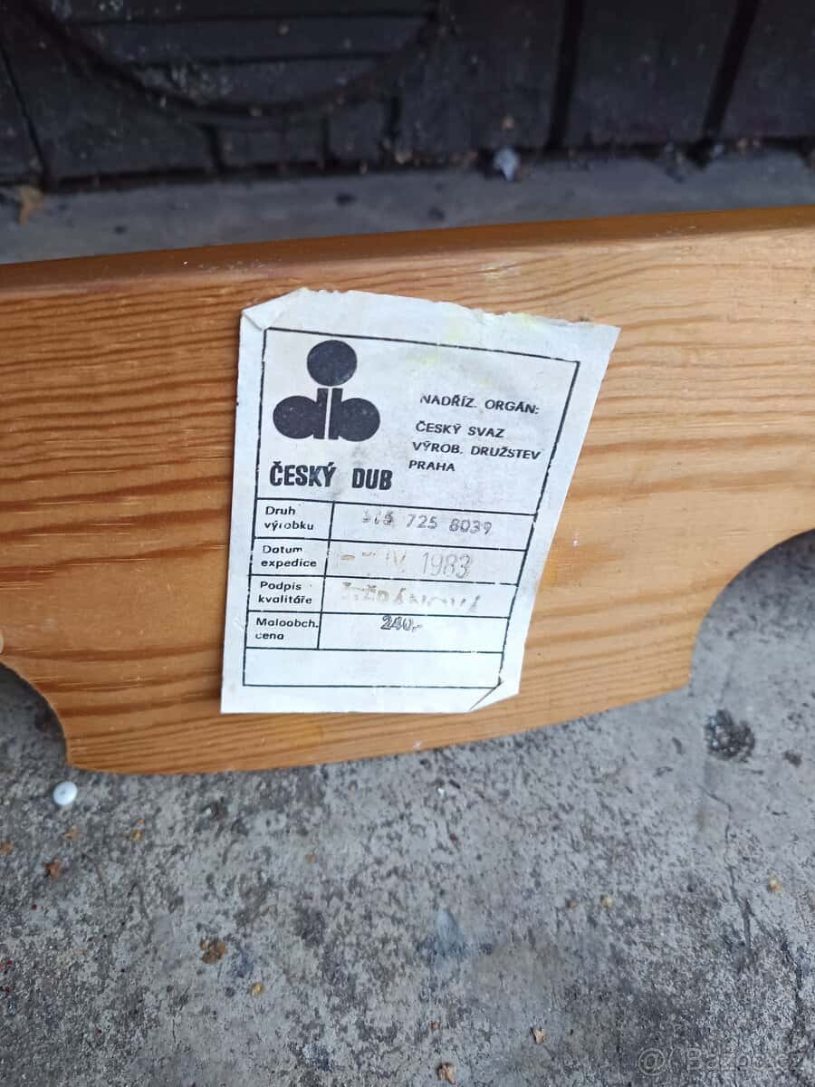 DŘEVĚNÁ POLIČKA 3