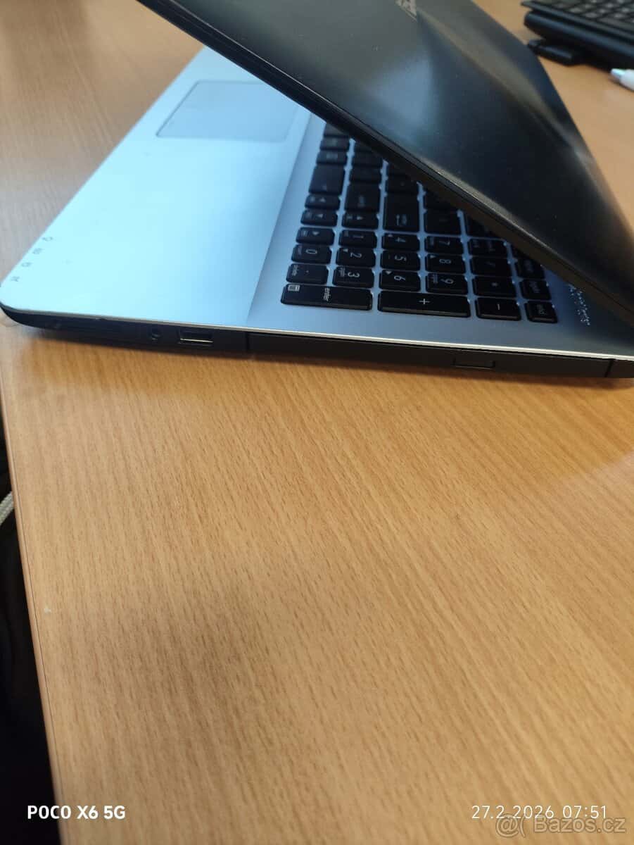 Herní notebook Asus 7