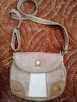 Kabelka zn. CHARM A SHAPE