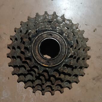 Funkční pětikolečko na závit