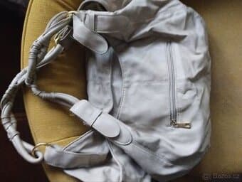 Béžový bag vetsi,do ruky i přes rameno