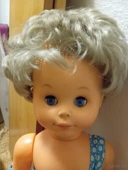 Panenky Hamiro se strojkem na desky