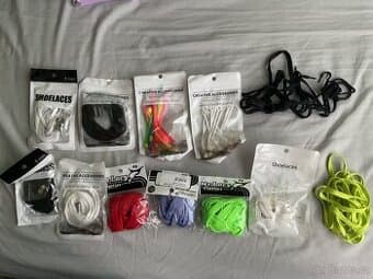 Barevné tkaničky do bot různé druhy