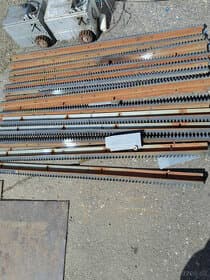 Hřeben na vrata plastový