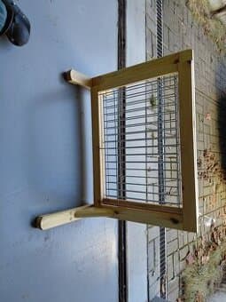 Dřevěná psí zábrana