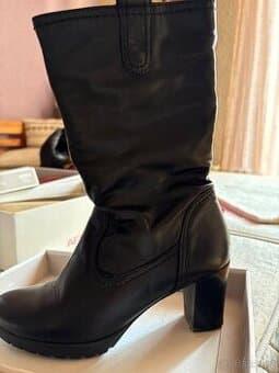 Tamaris kožené kozačky nízké