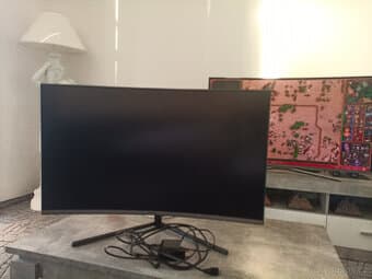 Samsung 32" U32R590CW