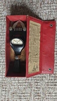 Retro zkoušečka baterií