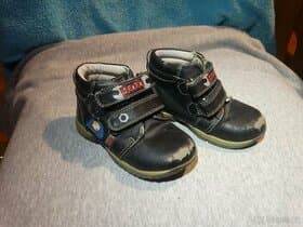Dětské kožené botičky vel. 23 s Bořkem stavitelem