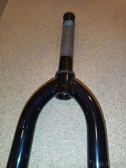 Vidlice pevná černá 18"