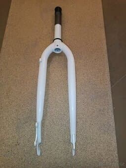 Vidlice pevná bílá 26"