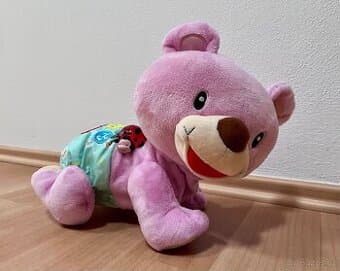 Růžový lezoucí medvídek Vtech