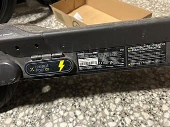 Elektrická koloběžka,